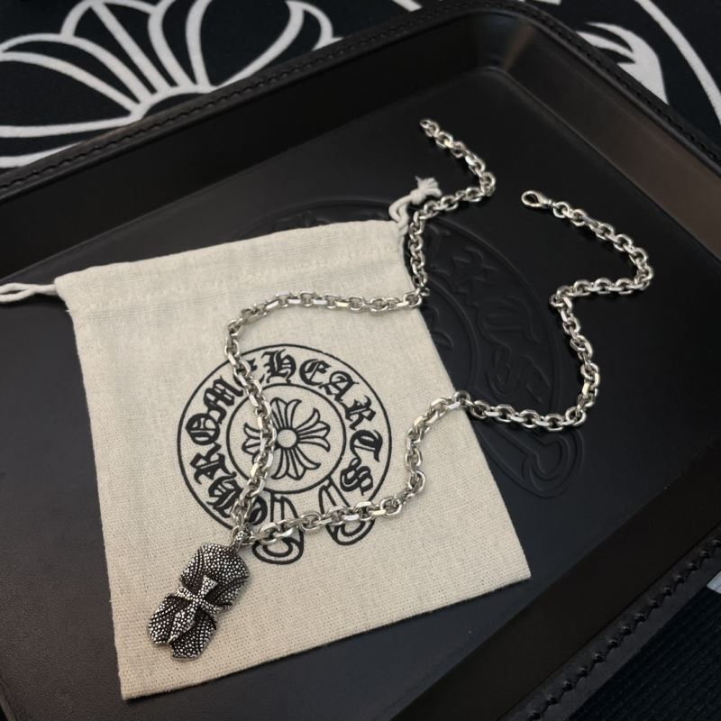 Ch*0me He**ts necklaces